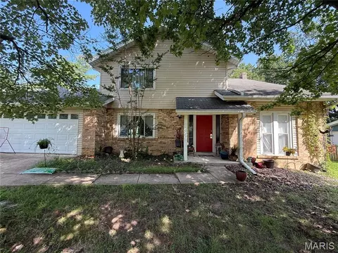 319 Windsor Spring Dr, Saint Louis, MO 63122