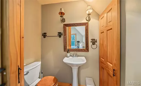 Bath - 21805 Torrent Dr, Devils Elbow, MO 65457 photo 2 of 2