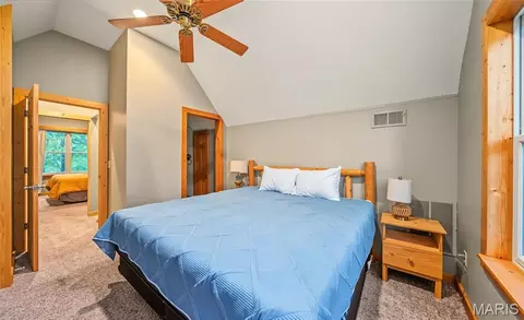Bedroom - 21805 Torrent Dr, Devils Elbow, MO 65457 photo 3 of 7