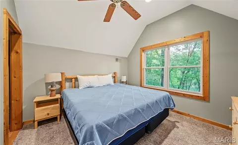 Bedroom - 21805 Torrent Dr, Devils Elbow, MO 65457 photo 4 of 7