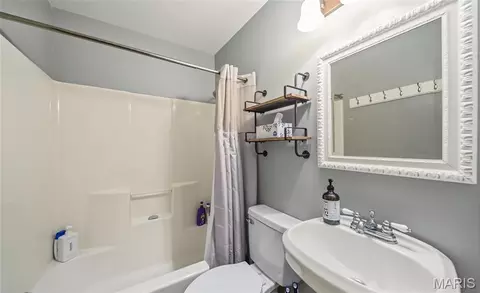 Bath - 21805 Torrent Dr, Devils Elbow, MO 65457 photo 1 of 2