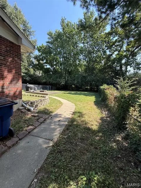 Exterior - 3560 Dixie Dr, Saint Ann, MO 63074 photo 3 of 7