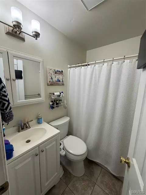 Bath - 3560 Dixie Dr, Saint Ann, MO 63074 photo 1 of 1