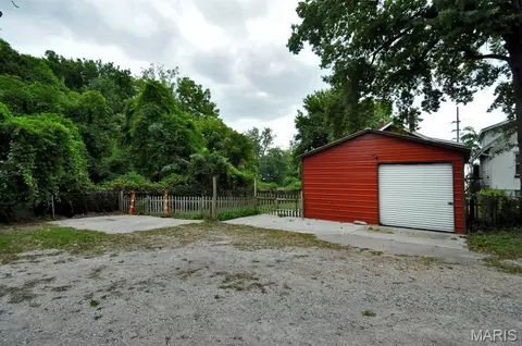 Exterior - 9129 S 9131 S Broadway St, Lemay, MO 63125 photo 10 of 11