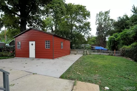 Exterior - 9129 S 9131 S Broadway St, Lemay, MO 63125 photo 8 of 11