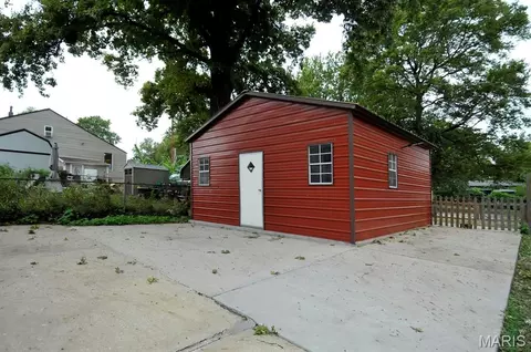 Exterior - 9129 S 9131 S Broadway St, Lemay, MO 63125 photo 9 of 11