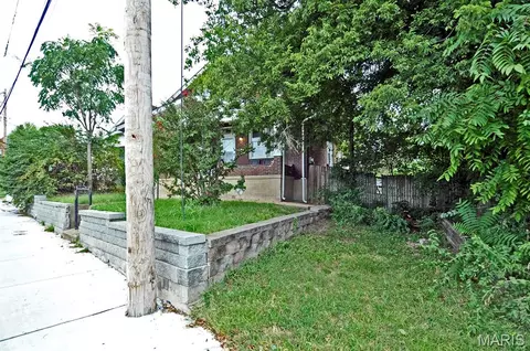 Exterior - 9129 S 9131 S Broadway St, Lemay, MO 63125 photo 2 of 11