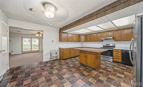 Kitchen - 12650 County Road 8010, Rolla, MO 65401 photo 4 of 4