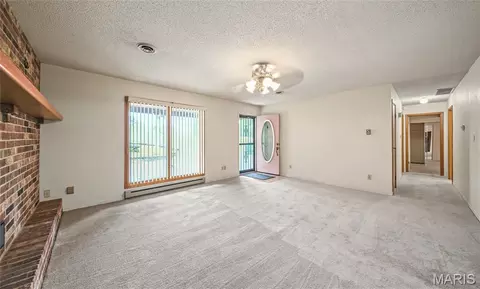 Living - 12650 County Road 8010, Rolla, MO 65401 photo 2 of 4