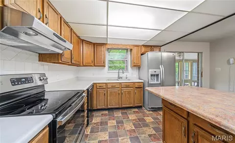 Kitchen - 12650 County Road 8010, Rolla, MO 65401 photo 3 of 4
