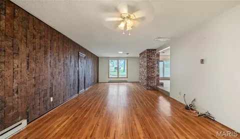 Living - 12650 County Road 8010, Rolla, MO 65401 photo 3 of 4