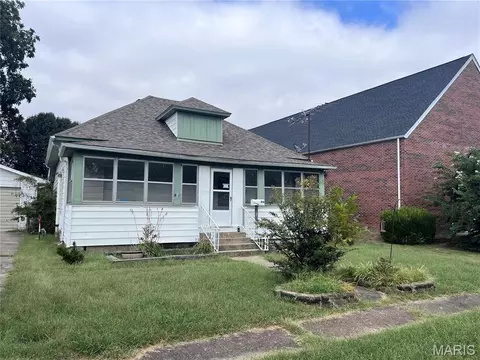 104 5th St, Portageville, MO 63873
