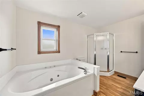 Bath - 1333 S Highway 19, Hermann, MO 65041 photo 3 of 5