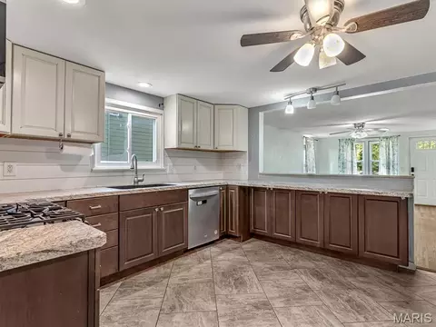 Kitchen - 458 N Library St, Waterloo, IL 62298 photo 2 of 3