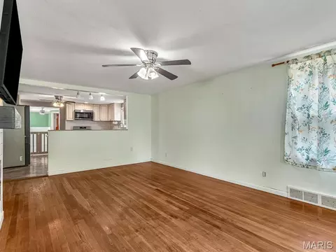 Living - 458 N Library St, Waterloo, IL 62298 photo 1 of 4