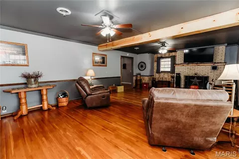 Living - 103 Qc Ln, Dixon, MO 65459 photo 3 of 5