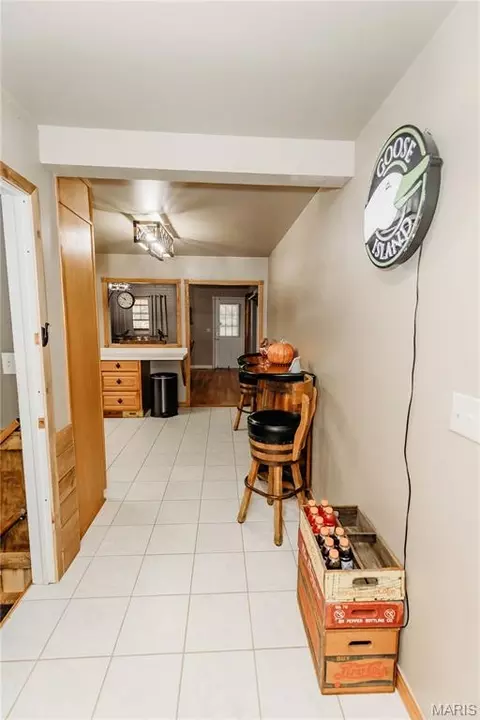 Entry Way - 103 Qc Ln, Dixon, MO 65459 photo 4 of 10