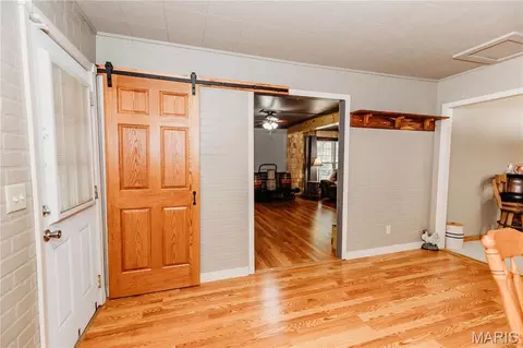 Entry Way - 103 Qc Ln, Dixon, MO 65459 photo 3 of 10