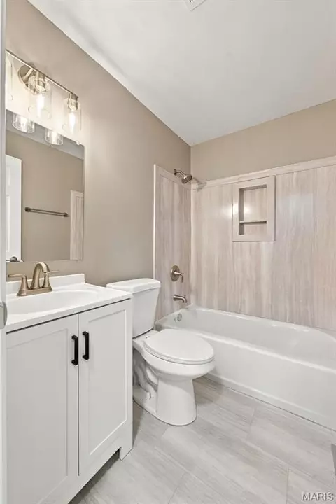 Bath - 2336 Jackson Dr, Arnold, MO 63010 photo 2 of 3