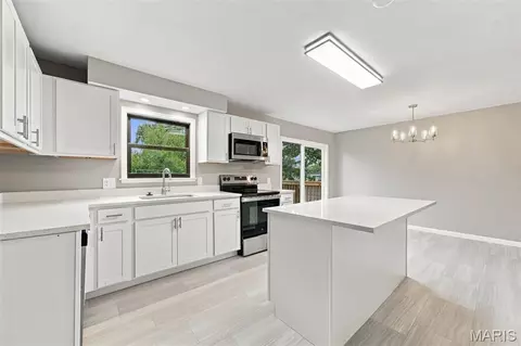 Kitchen - 2336 Jackson Dr, Arnold, MO 63010 photo 2 of 2