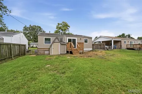 Exterior - 2336 Jackson Dr, Arnold, MO 63010 photo 5 of 8