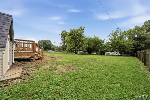 Exterior - 2336 Jackson Dr, Arnold, MO 63010 photo 4 of 8