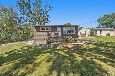 5985 N Lakeshore Dr, Hillsboro, MO 63050