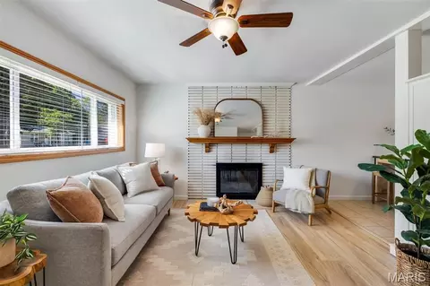 Living - 4651 Skyview Dr, Arnold, MO 63010 photo 2 of 3