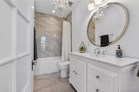 Bath - 306 E Jefferson Ave, Saint Louis, MO 63122 photo 5 of 10