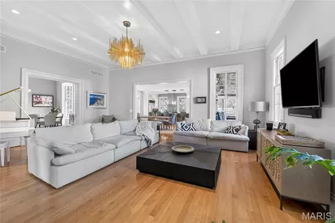 Living - 306 E Jefferson Ave, Saint Louis, MO 63122 photo 3 of 3