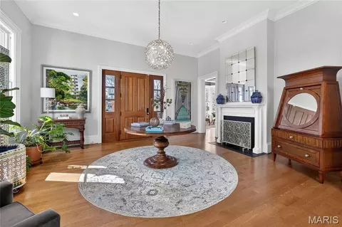 Entry Way - 306 E Jefferson Ave, Saint Louis, MO 63122 photo 1 of 7