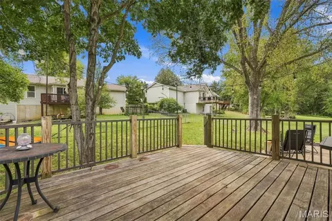 Exterior - 717 Cypress Dr, Pacific, MO 63069 photo 3 of 8