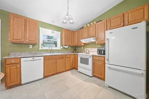 Kitchen - 717 Cypress Dr, Pacific, MO 63069 photo 1 of 1