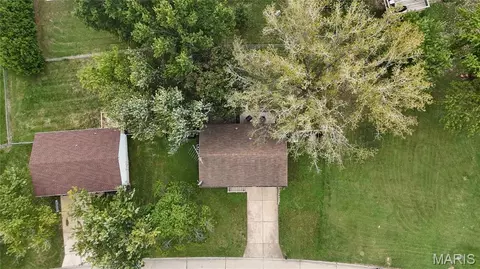 View/Area - 717 Cypress Dr, Pacific, MO 63069 photo 3 of 3