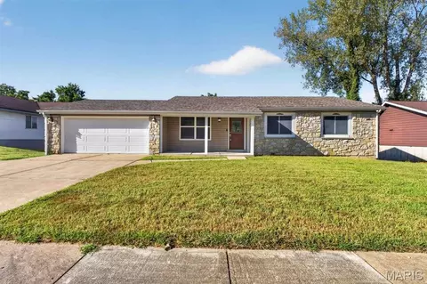 1825 Christo Ct, Saint Louis, MO 63138