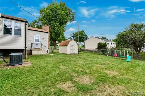 Exterior - 6617 E Yorkshire Dr, Affton, MO 63123 photo 8 of 10