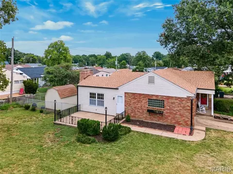 Exterior - 6617 E Yorkshire Dr, Affton, MO 63123 photo 3 of 10