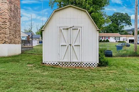 Exterior - 6617 E Yorkshire Dr, Affton, MO 63123 photo 10 of 10