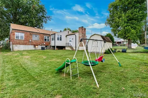 Exterior - 6617 E Yorkshire Dr, Affton, MO 63123 photo 9 of 10