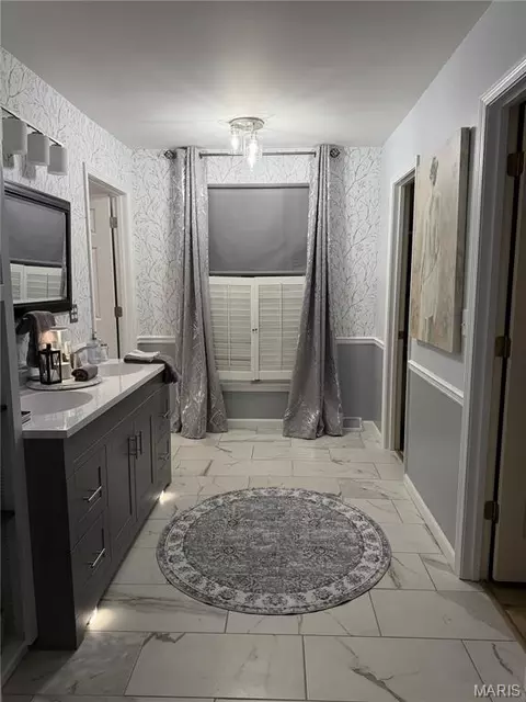 Bath - 803 Bradley Ln, Fulton, MO 65251 photo 4 of 16