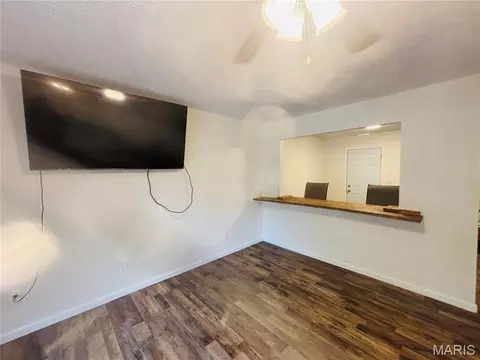 Living - 24370 Trolley Ln, Saint Robert, MO 65584 photo 1 of 2