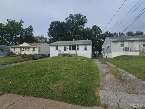 2209 Burns Ave, Saint Louis, MO 63114