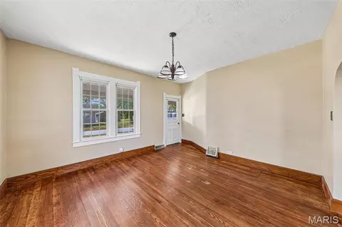 Living - 509 E 4th North St, Mount Olive, IL 62069 photo 3 of 3