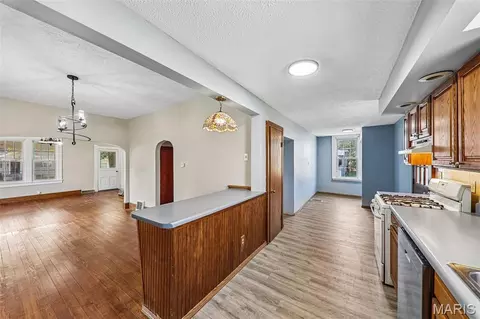 Entry Way - 509 E 4th North St, Mount Olive, IL 62069 photo 1 of 3
