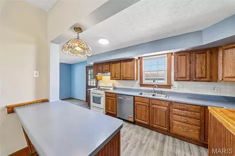 Kitchen - 509 E 4th North St, Mount Olive, IL 62069 photo 5 of 5