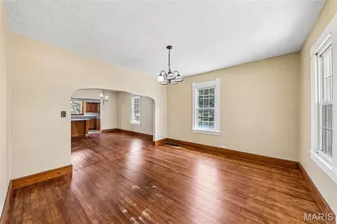 Living - 509 E 4th North St, Mount Olive, IL 62069 photo 1 of 3