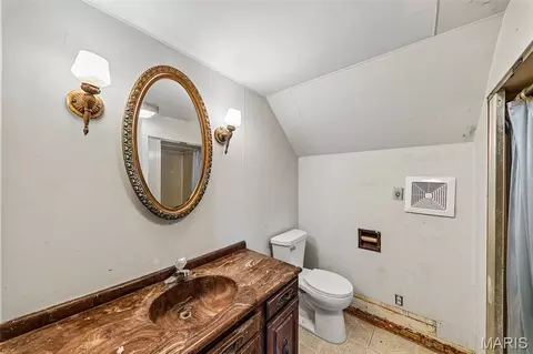 Bath - 509 E 4th North St, Mount Olive, IL 62069 photo 2 of 2
