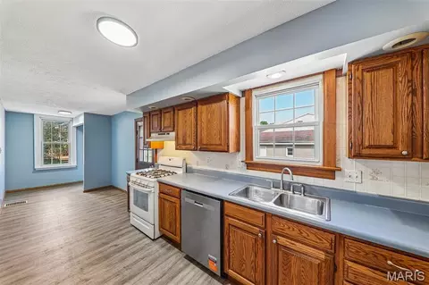 Kitchen - 509 E 4th North St, Mount Olive, IL 62069 photo 3 of 5
