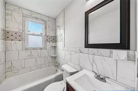 Bath - 509 E 4th North St, Mount Olive, IL 62069 photo 1 of 2