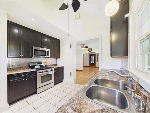 Kitchen - 901 E Main St, Steeleville, IL 62288 photo 3 of 4